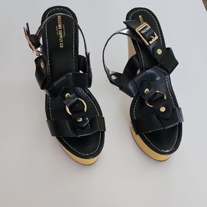 Mossimo Supply Co. Black and Gold Sandals
